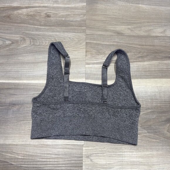 🏴 Puma Gray Seamless Sports Bra size medium - Picture 5 of 6